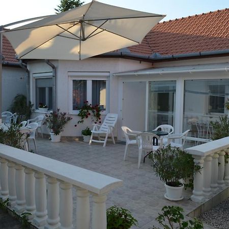 Henrietta - Violetta Apartman Hajdúszoboszló Dış mekan fotoğraf