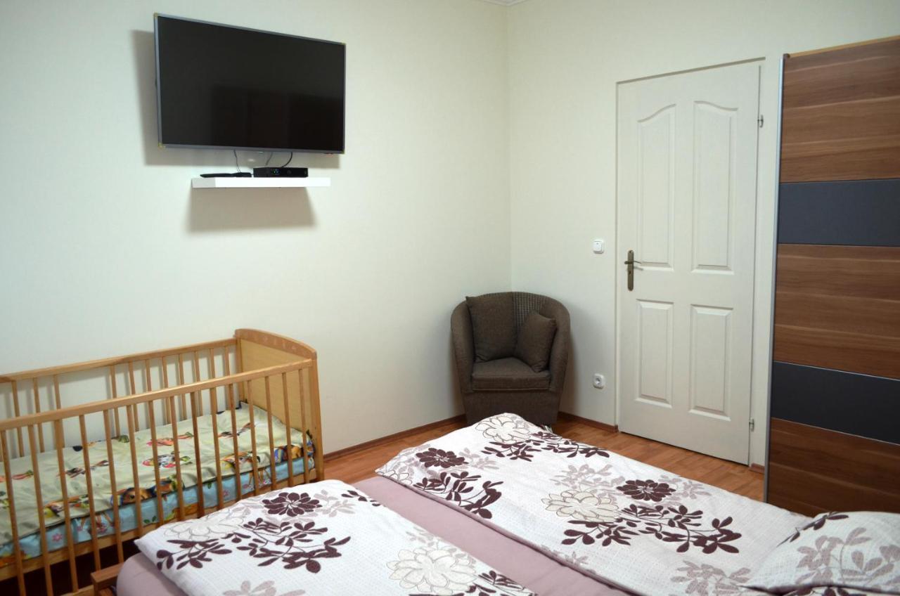 Henrietta - Violetta Apartman Hajdúszoboszló Dış mekan fotoğraf