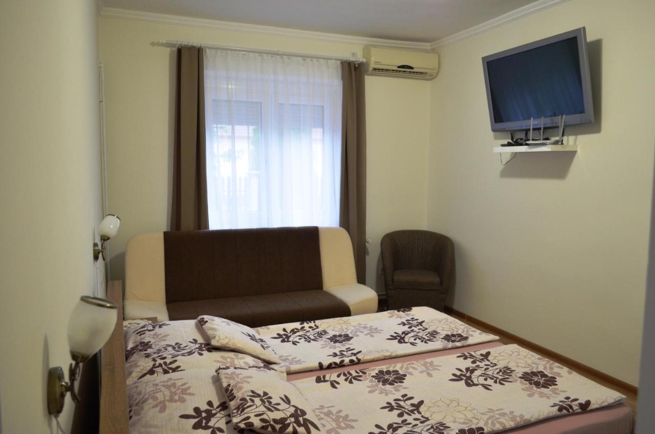 Henrietta - Violetta Apartman Hajdúszoboszló Dış mekan fotoğraf