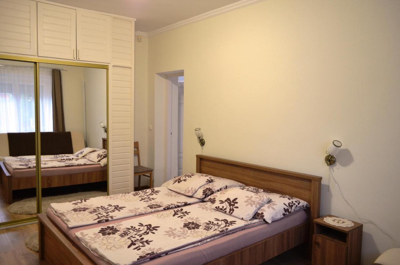 Henrietta - Violetta Apartman Hajdúszoboszló Dış mekan fotoğraf