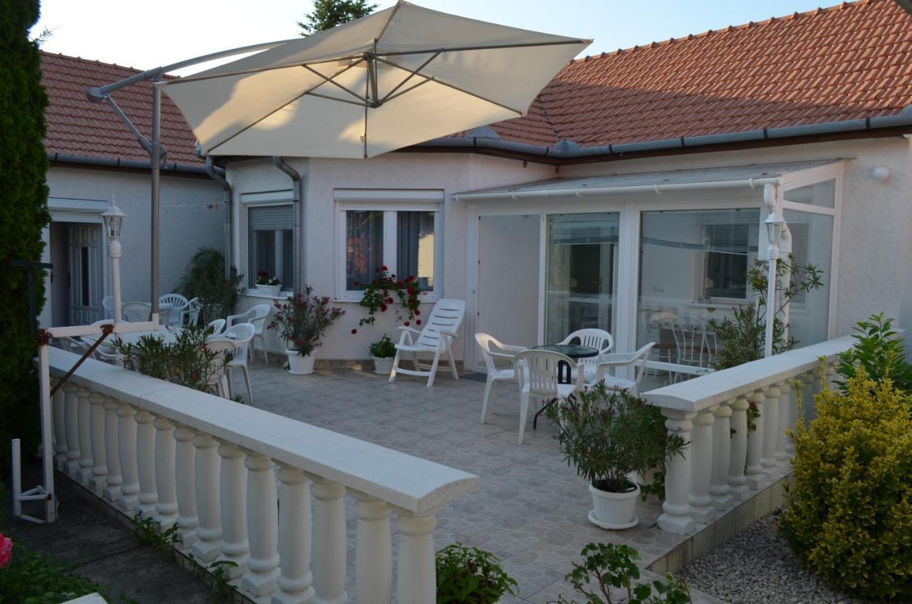 Henrietta - Violetta Apartman Hajdúszoboszló Dış mekan fotoğraf