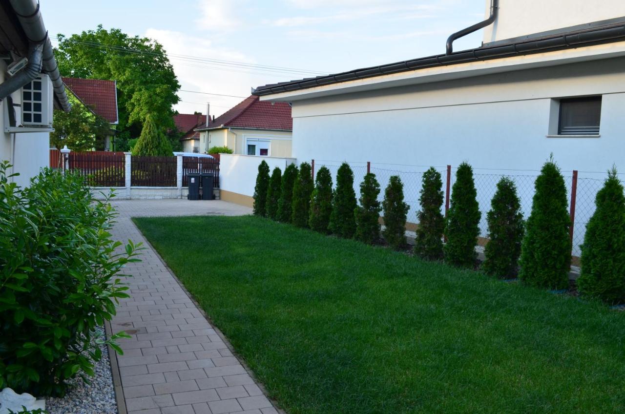 Henrietta - Violetta Apartman Hajdúszoboszló Dış mekan fotoğraf