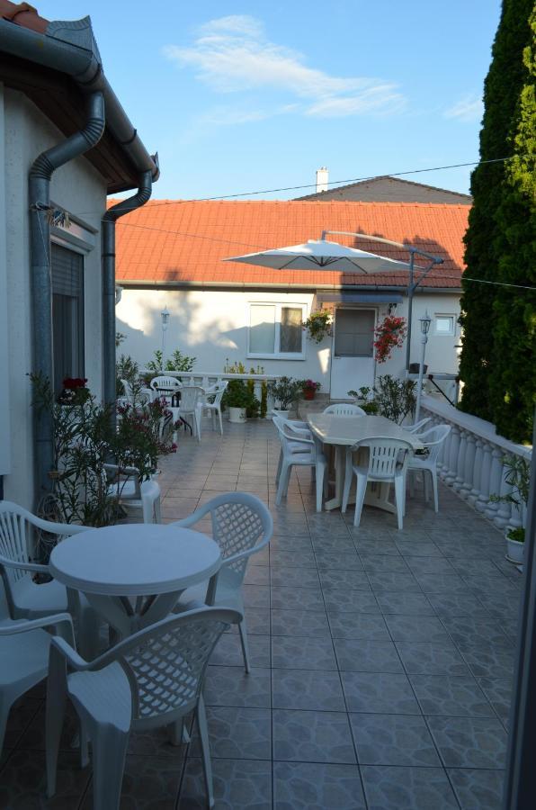 Henrietta - Violetta Apartman Hajdúszoboszló Dış mekan fotoğraf