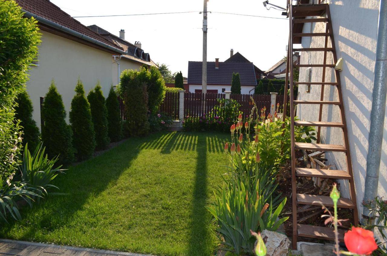 Henrietta - Violetta Apartman Hajdúszoboszló Dış mekan fotoğraf