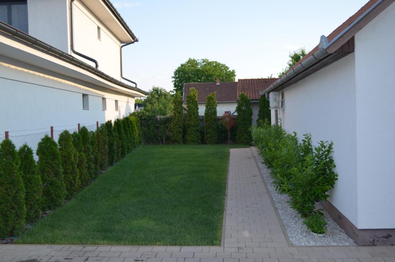 Henrietta - Violetta Apartman Hajdúszoboszló Dış mekan fotoğraf
