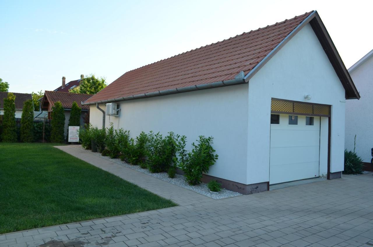 Henrietta - Violetta Apartman Hajdúszoboszló Dış mekan fotoğraf