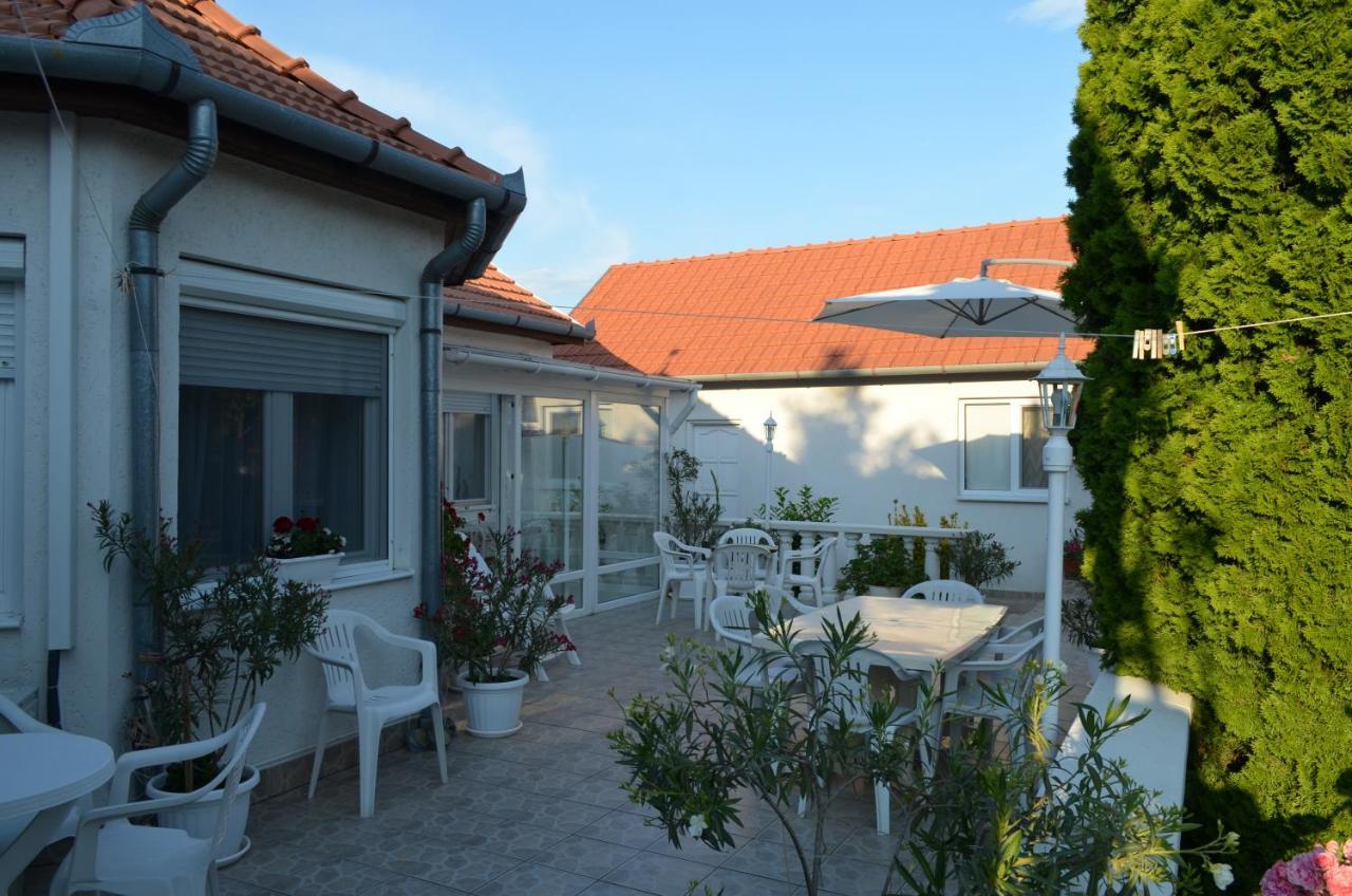 Henrietta - Violetta Apartman Hajdúszoboszló Dış mekan fotoğraf